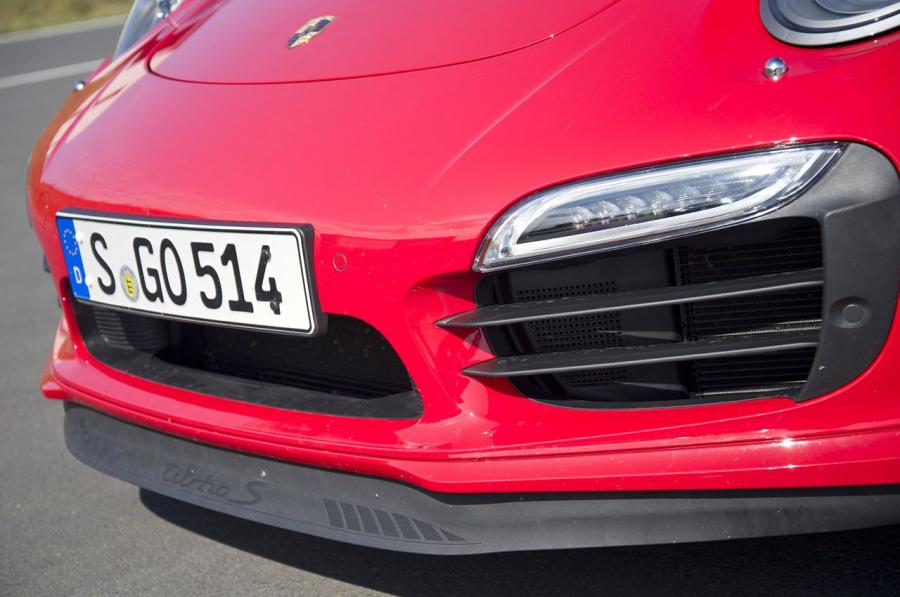  Porsche 911 Turbo S 2014 года  (фото 2 из 33)